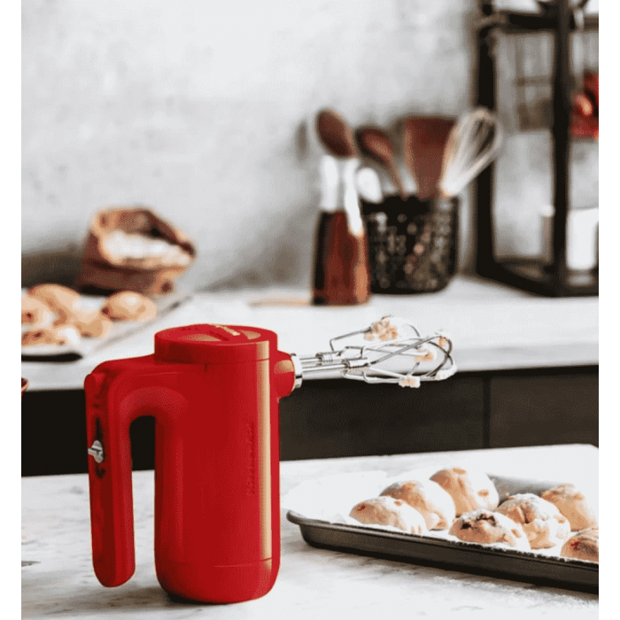 Ваш неотъемлемый помощник на кухне
Кухонный комбайн KitchenAid на 1.2 л – это мощный и универсальный инструмент, который станет незаменимым помощником на вашей кухне.
Благодаря мощному двигателю и множеству насадок, этот комбайн способе