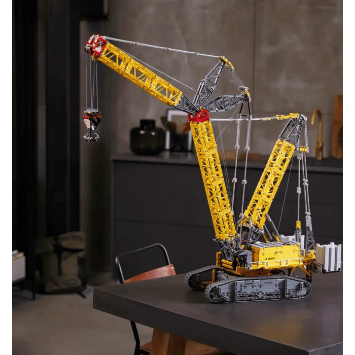 Конструктор LEGO Technic Гусеничний підйомний кран Liebherr LR 13000