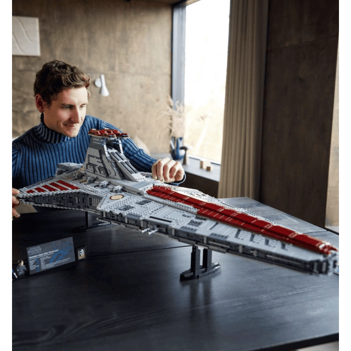Блоковий конструктор LEGO Star Wars Ударний крейсер типу Венатор (75367)